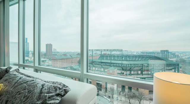 Апартаменты с 2 комнатами с балконом Downtown 2br Apartment Near Convention Center 2 Bedroom Apts by RedAwning