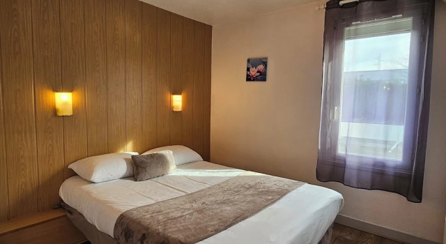 Номер Standard Brit Hotel Essentiel Pau Lescar