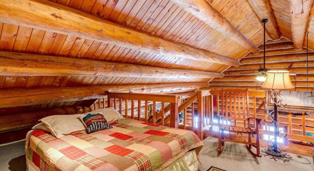 #1348 Mountainview Cabin - Seclusion 3 Miles From Downtown Breckenrige, Rezerwuj Dom wakacyjny Hotele w Vail Ski z parkingiem, Parking