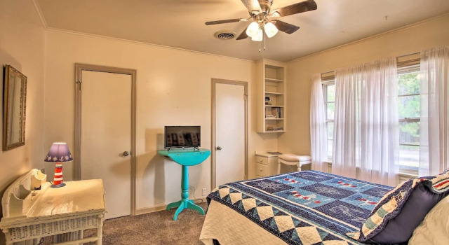 Ranch-style Cottage - 2 Miles to Philbrook Museum!, Varaa Lomakoti Tulsa Oklahoma