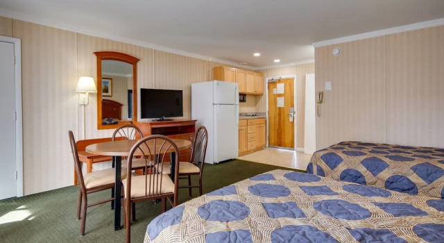 Четырёхместный номер Standard с видом на океан Sahara Motel