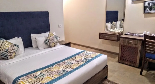 Hotel Karon Premium, Prenota Hotel Anjuna 