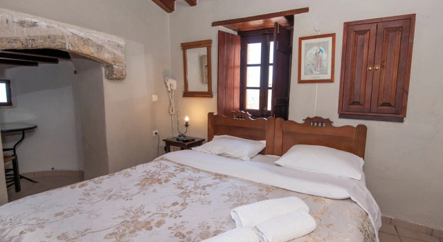 Двухместный номер Standard с балконом и с видом на залив Goulas Traditional Guesthouse