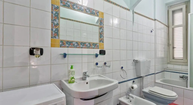 Cenisia & Porta Susa Roomy Flat, Varaa Hotelli 3 tähden hotellit kohteessa Piemonte, 3*