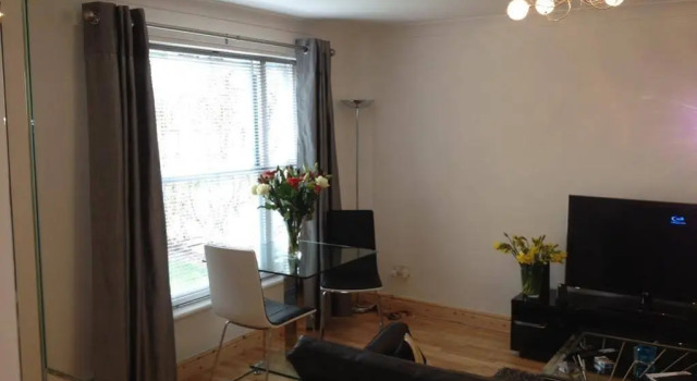 Flat 4 Summertown Court, Забронировать Отель Отели Оксфорда с парковкой, рядом с Колледж Санкт-Хью, Парковка