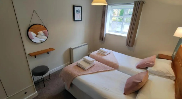 Коттедж с 2 комнатами Sutton Hall Resort