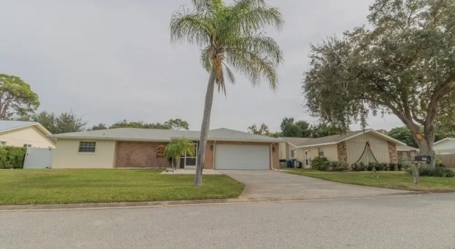 Sea Salt Retreat Pool Home 5 Miles From The Beach 3 Bedroom Home by Redawning