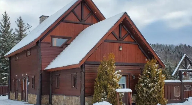 Chalets Royal Laurentien, Book Chalet Lac Superieur Village Mont Tremblant Region