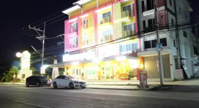 The Colorful Hotel, Забронировать Отель Отели Южного Таиланда с парковкой, Парковка