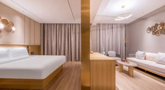 Люкс Business Orange Hotel (Jingzhou Xintiandi)