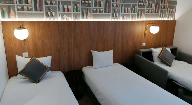 Трёхместный номер Standard Kyriad Aix Les Milles - Plan de Campagne