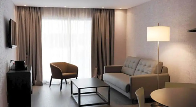 Номер Superior HG City Suites Barcelona
