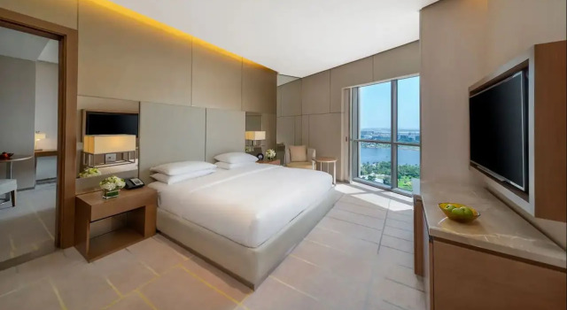Люкс Emiri Hyatt Regency Dubai Creek Heights