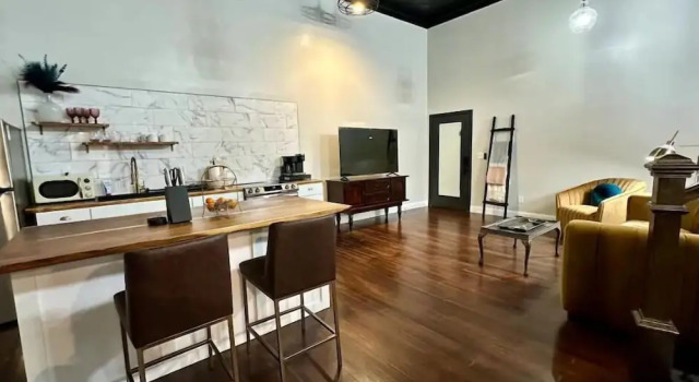Апартаменты The Mercantile on the Katy Trail