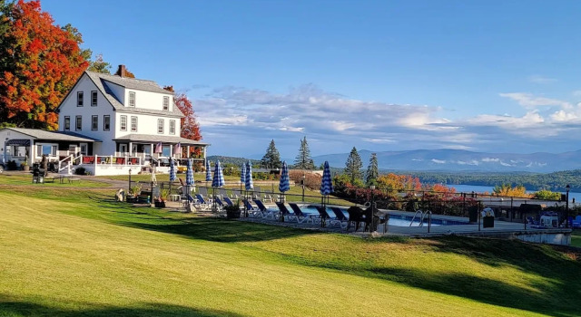 Номер Standard с видом на озеро Grand View Resort