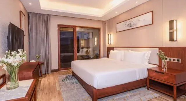 Люкс Days Inn Wyndham Xishuangbanna Jinghong Rainforest Park (Mengluo Dafosi Branch)