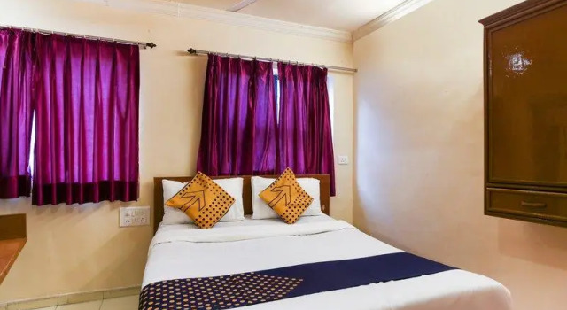 SPOT ON 49752 Hotel Super Guest House, Забронировать Гостевой дом Гостевые дома Ахмадабад, Гостевой дом