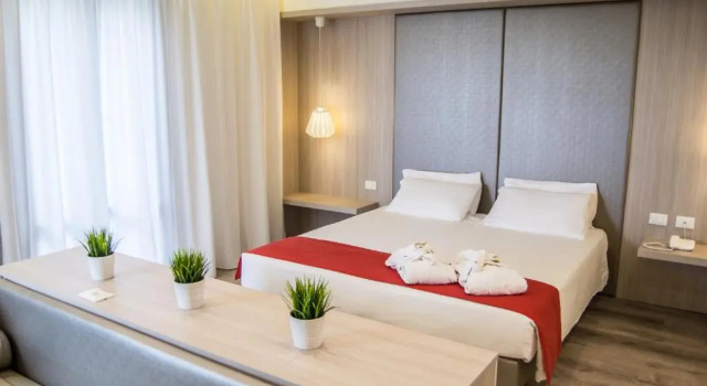 Полулюкс Hotel Atlantico