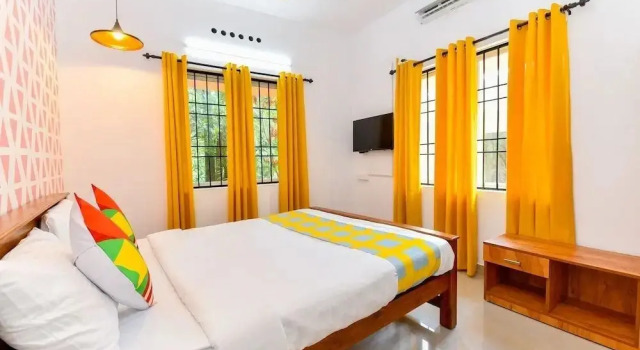 White House by OYO Rooms