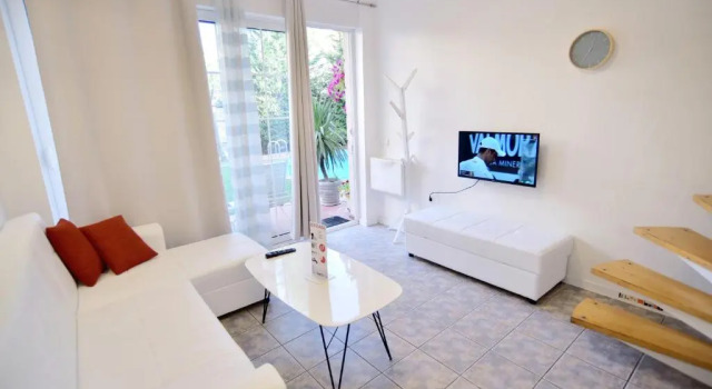 Апартаменты Дуплекс c 1 комнатой с балконом Aloha Apartments with pool