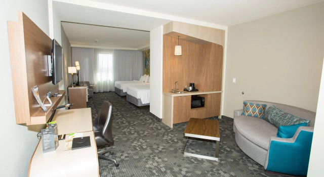 Четырёхместный люкс Courtyard by Marriott Lubbock Downtown/University Area