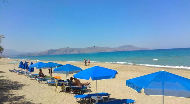 Коттедж Three Bedroom Apartment in City Center with Sea View near the Beach