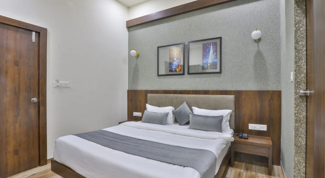Номер Deluxe Hotel SR Regency