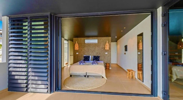 The Wave Villa - by LXRYHOME, Book Villa Hotels in Willemstad with a Pool, Swimming Pool