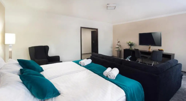 Hotel Crystal, Rezervovat Hotel Hotely v Košický kraj s parkováním, Parkování