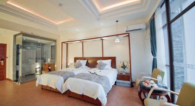 Номер Premium Guilin Crystal Crescent Moon Hotel
