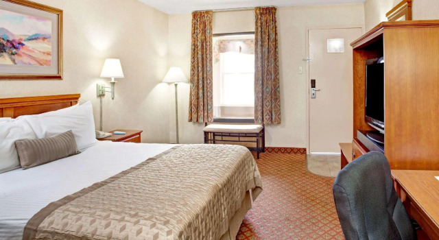 Двухместный номер Standard Ramada by Wyndham West Memphis