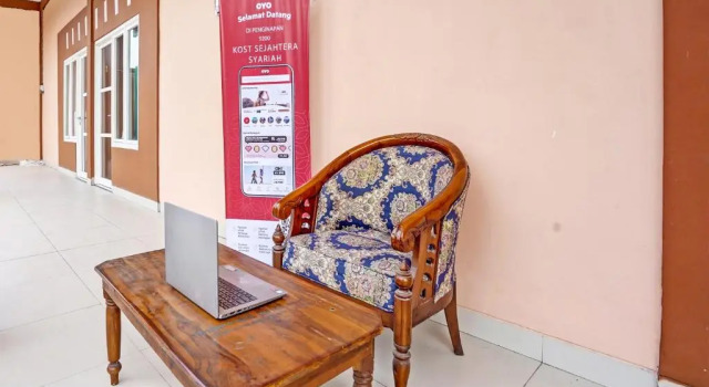 OYO 92006 Kost Sejahtera Syariah, Book Hotel Hotels in East Java with Breakfast, Breakfasts