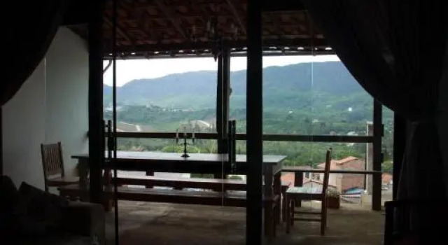 Homestay Tiradentes Alto da Torre, Забронировать Отель Отели Тирадентис с парковкой, рядом с Tiradentes Serra Club, Парковка
