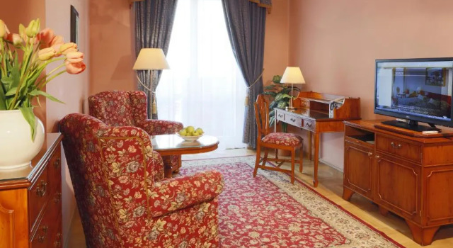 Люкс Hotel Bristol