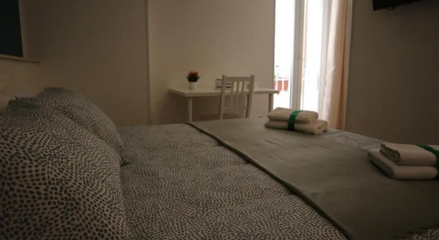 Aura b&b, Забронировать Отель «постель и завтрак» Бари Bari Province, рядом с Малый театр