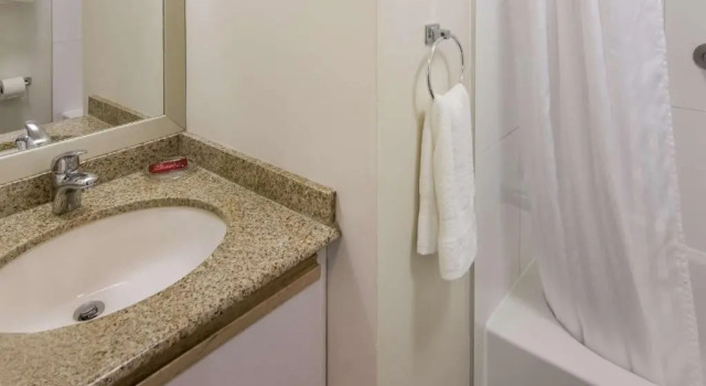 Люкс c 1 комнатой SureStay by Best Western North Vancouver Capilano