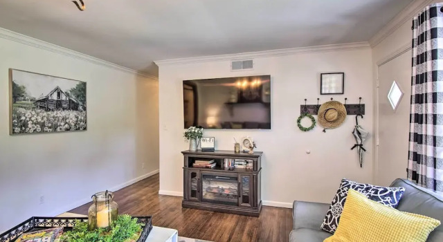 Charming Country Cottage: 5 Mi to Downtown Tulsa!, Book Feriehus Villaer i Tulsa, Villa