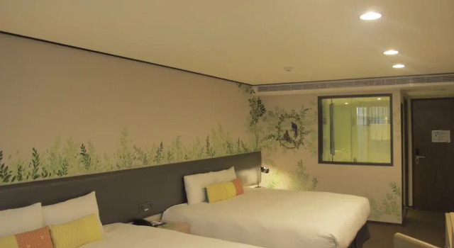 Camera quadrupla Deluxe con balcone Energy Inn