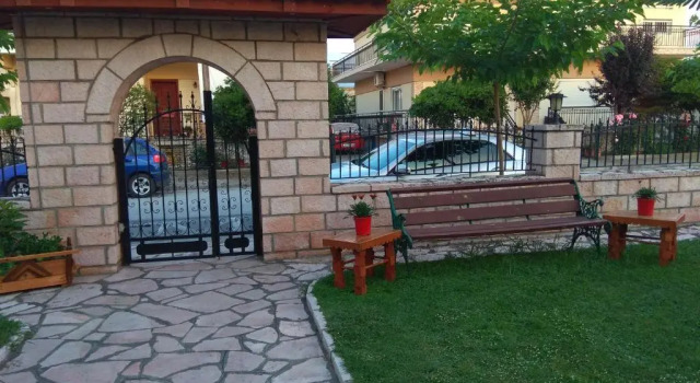 Апартаменты с видом на сад Simos Apartments