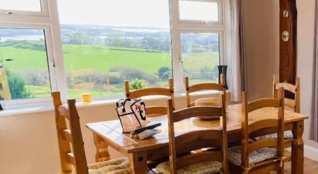 Коттедж Private 3 bedroom house ideal for family & friends