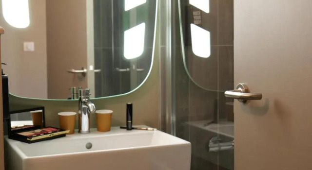 Двухместный номер Standard ibis Moulins