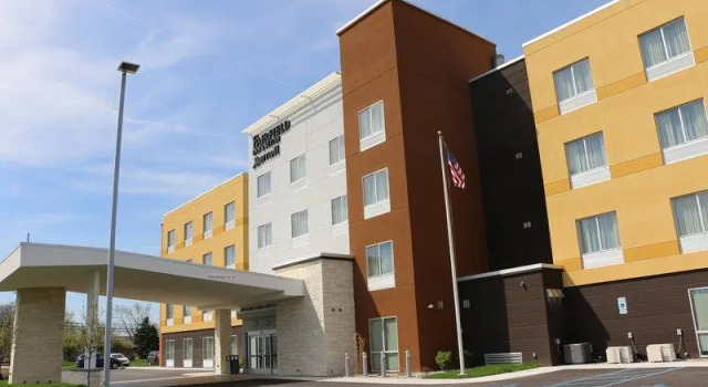 Люкс Fairfield Inn & Suites by Marriott Bowling Green