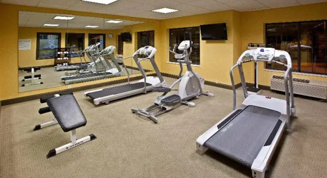 Holiday Inn Express & Suites Indianapolis - East, an IHG Hotel, Reserva ahora Hotel Warren Township Indianápolis