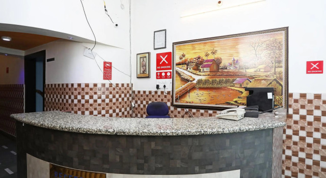 Super OYO 9928 Hotel Haveli Inn1, Забронировать Отель Варанаси штат Уттар-Прадеш
