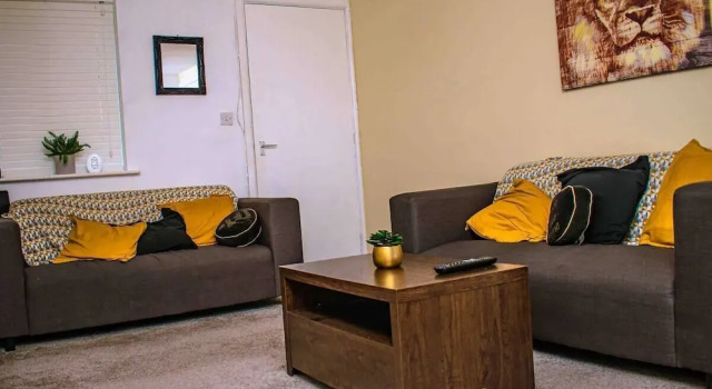 Entire 1-bed Cozy Apartment in of Sheffield, Varaa Huoneisto Asunnot kohteessa Merseyside, Huoneisto