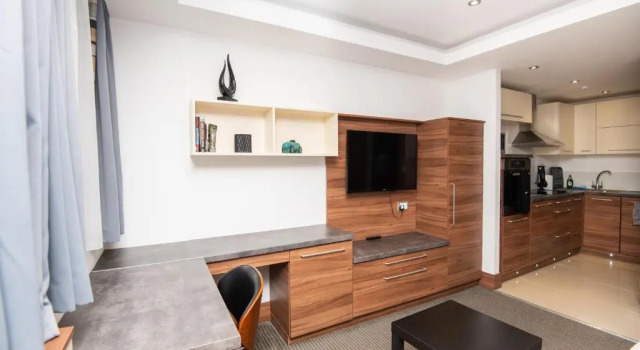 Апартаменты Deluxe Livin Serviced Apartments