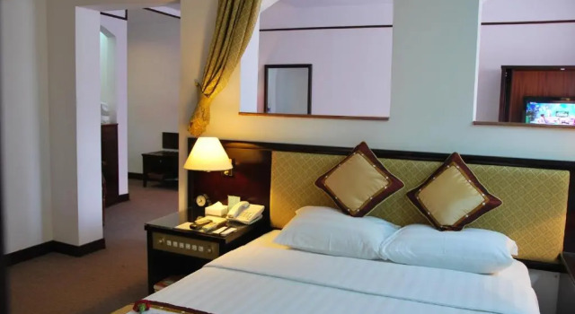 Люкс Executive Capital Garden Hotel