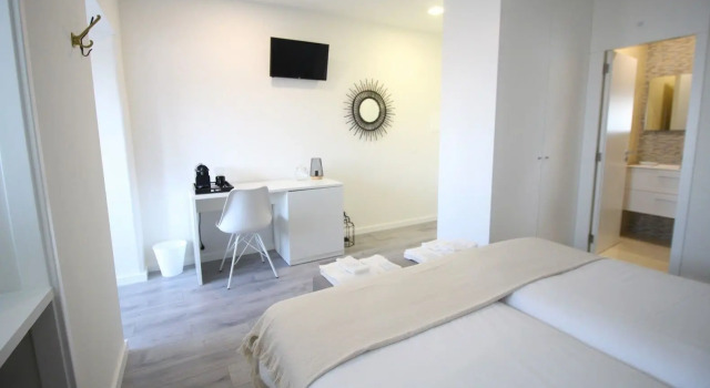 JR Studios & Suites