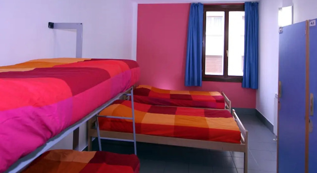 Кровать в общем номере Albergue Trinkete Etxea