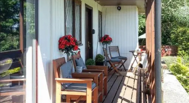Harperfield Chalet, Book Chalet Lanark Lanarkshire